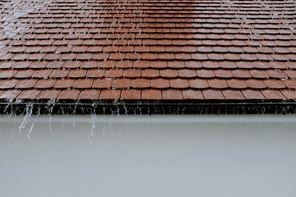 photo of roof while raining 2663254